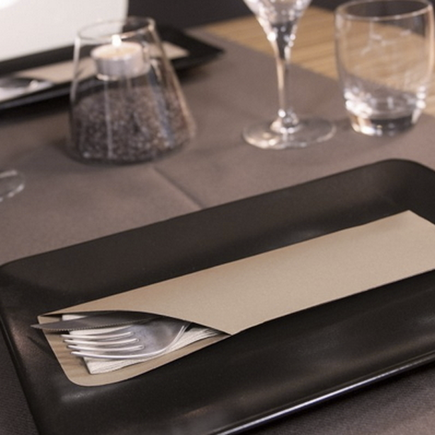 TOVAGLIETTE E BUSTE PORTAPOSATE